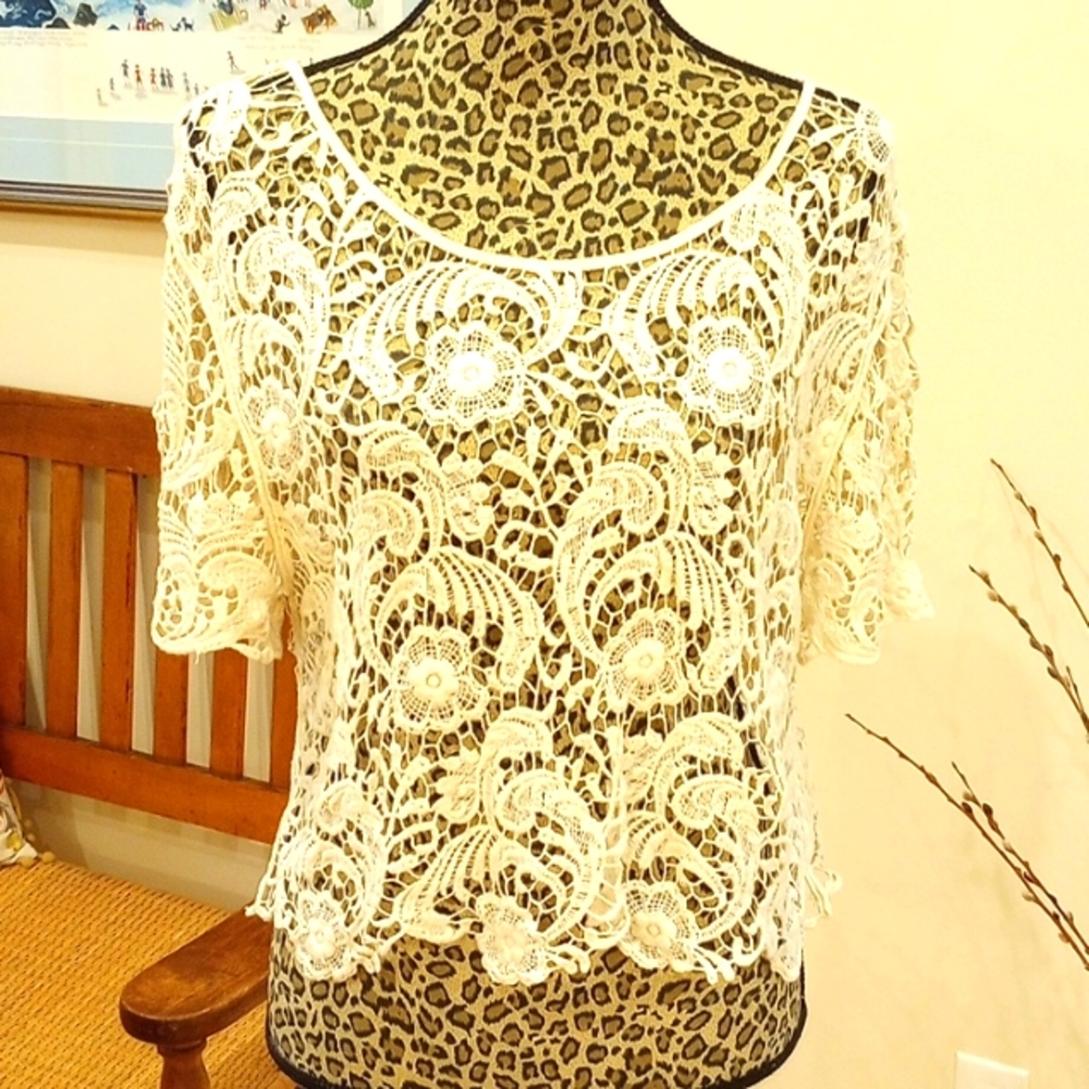 Crocheted Ladies Knit Top Size:M Color: Ivory